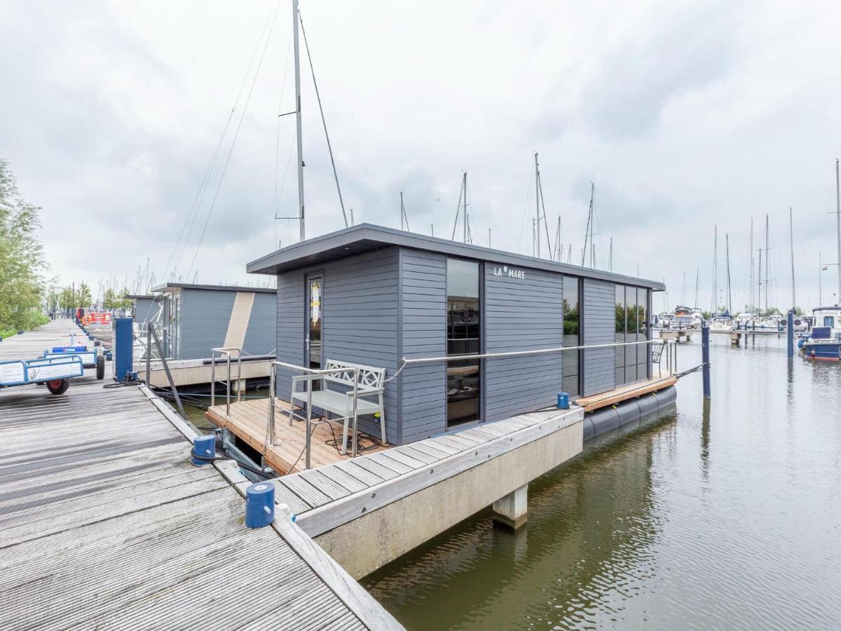 Luxury Houseboat In Volendam Marina Hotel Екстериор снимка