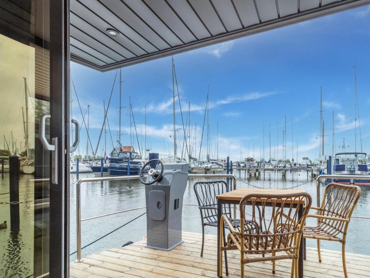 Luxury Houseboat In Volendam Marina Hotel Екстериор снимка