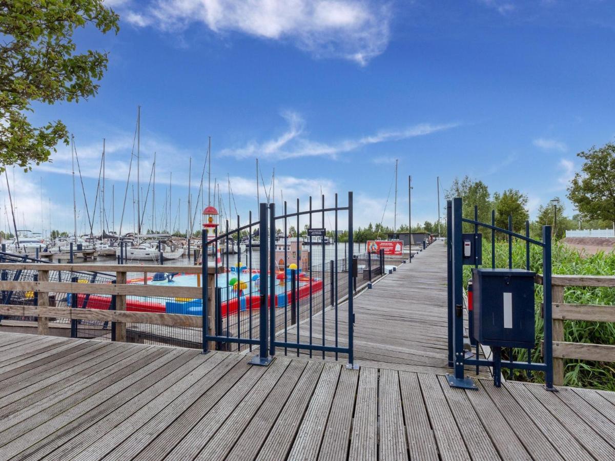 Luxury Houseboat In Volendam Marina Hotel Екстериор снимка