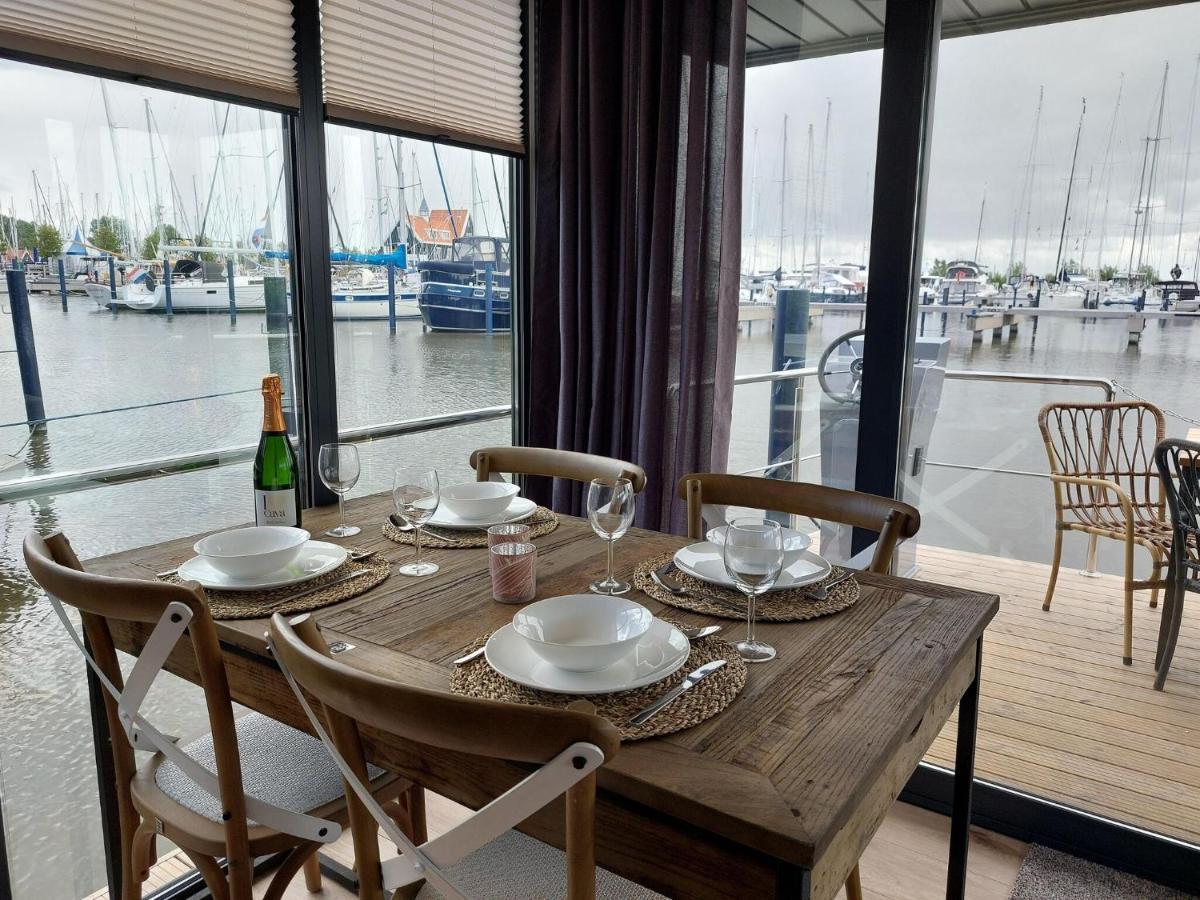 Luxury Houseboat In Volendam Marina Hotel Екстериор снимка