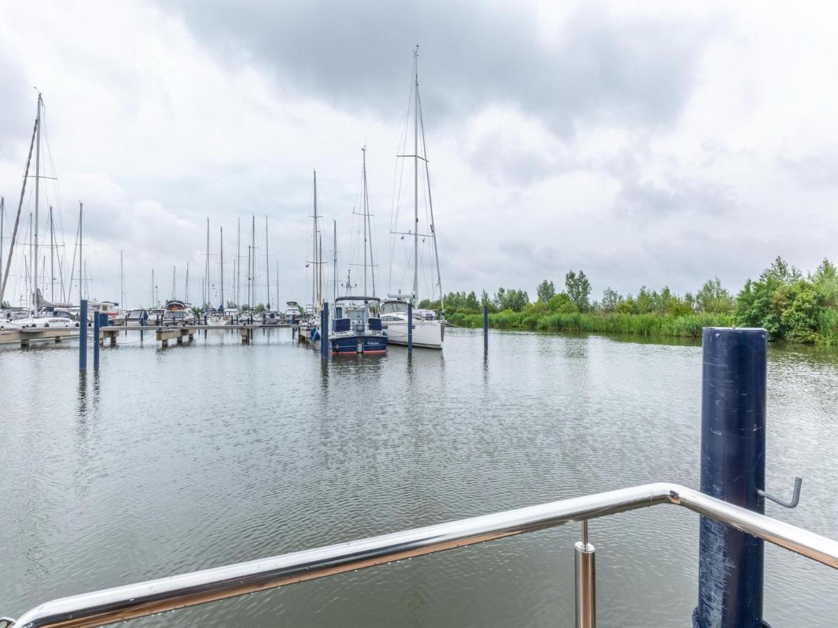 Luxury Houseboat In Volendam Marina Hotel Екстериор снимка