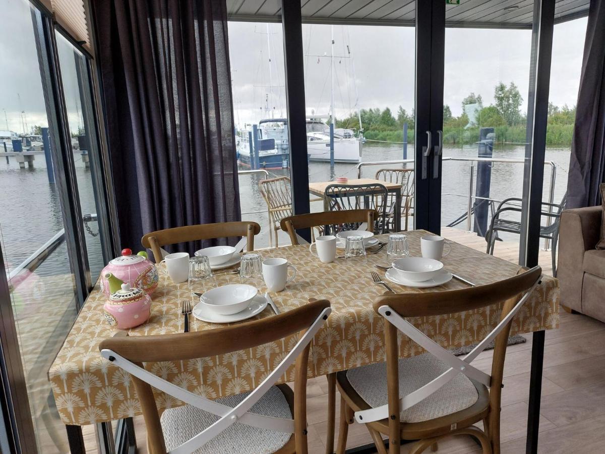 Luxury Houseboat In Volendam Marina Hotel Екстериор снимка